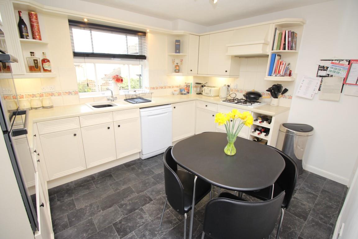 Trelawney Drive, Tilehurst, Berkshire